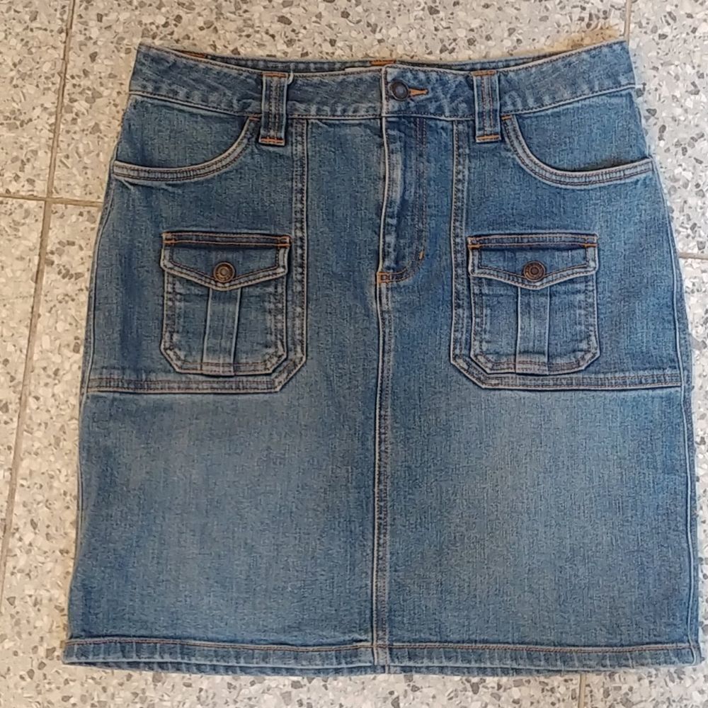 EUC Old Navy Classic Denim Skirt - Picture 5 of 5